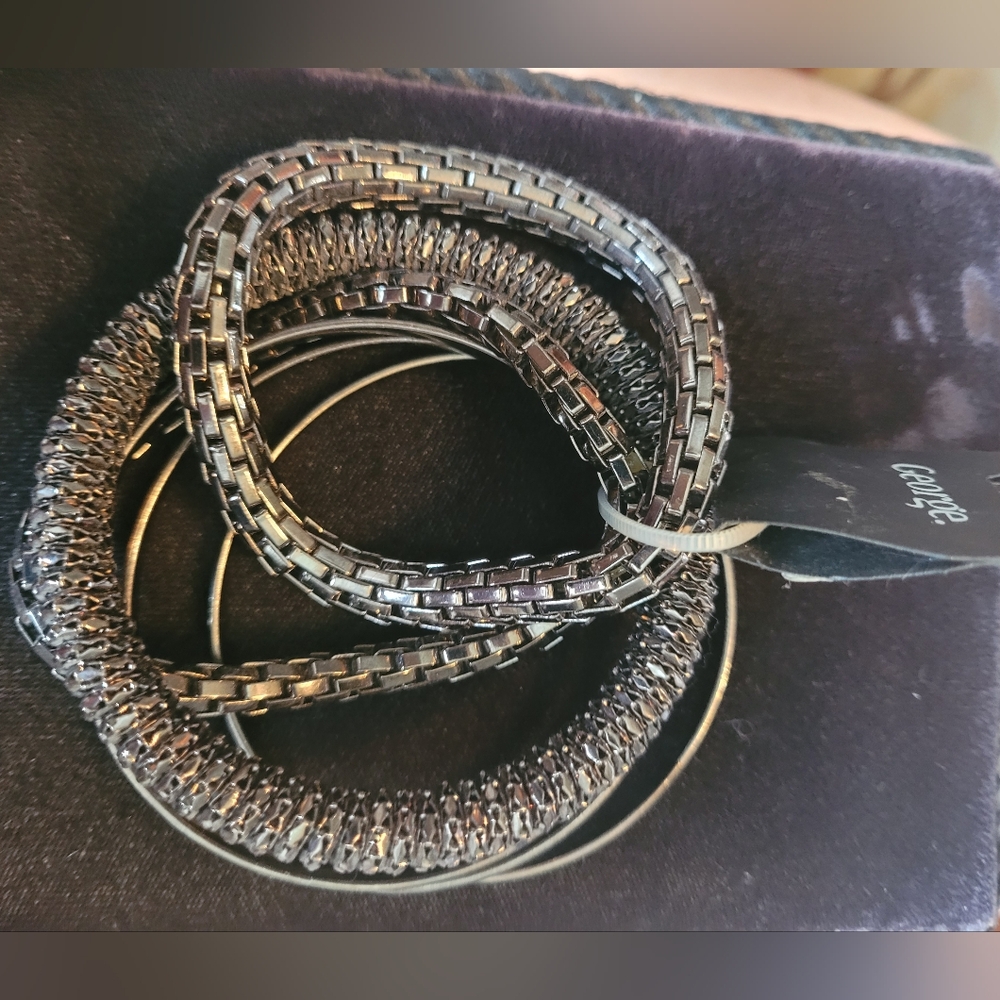 NWT Bracelets Costume Jewelry